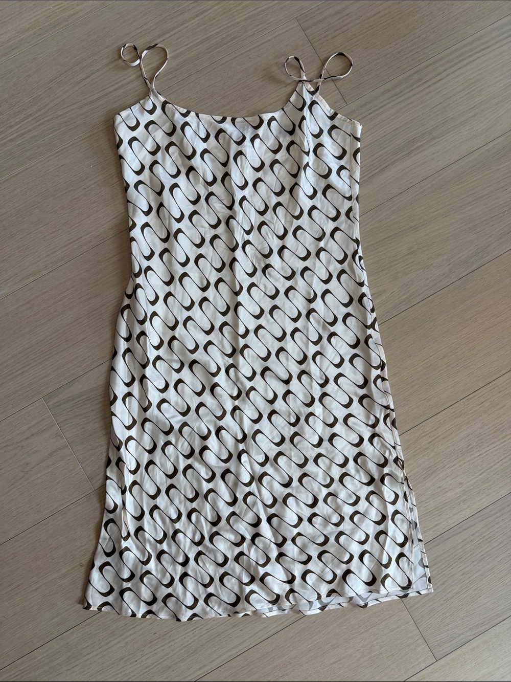 Reformation Rhea Silk Dress - Picture 4 of 5